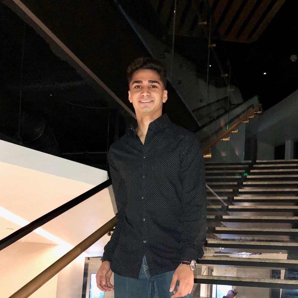 Meet your Posher, Moises
